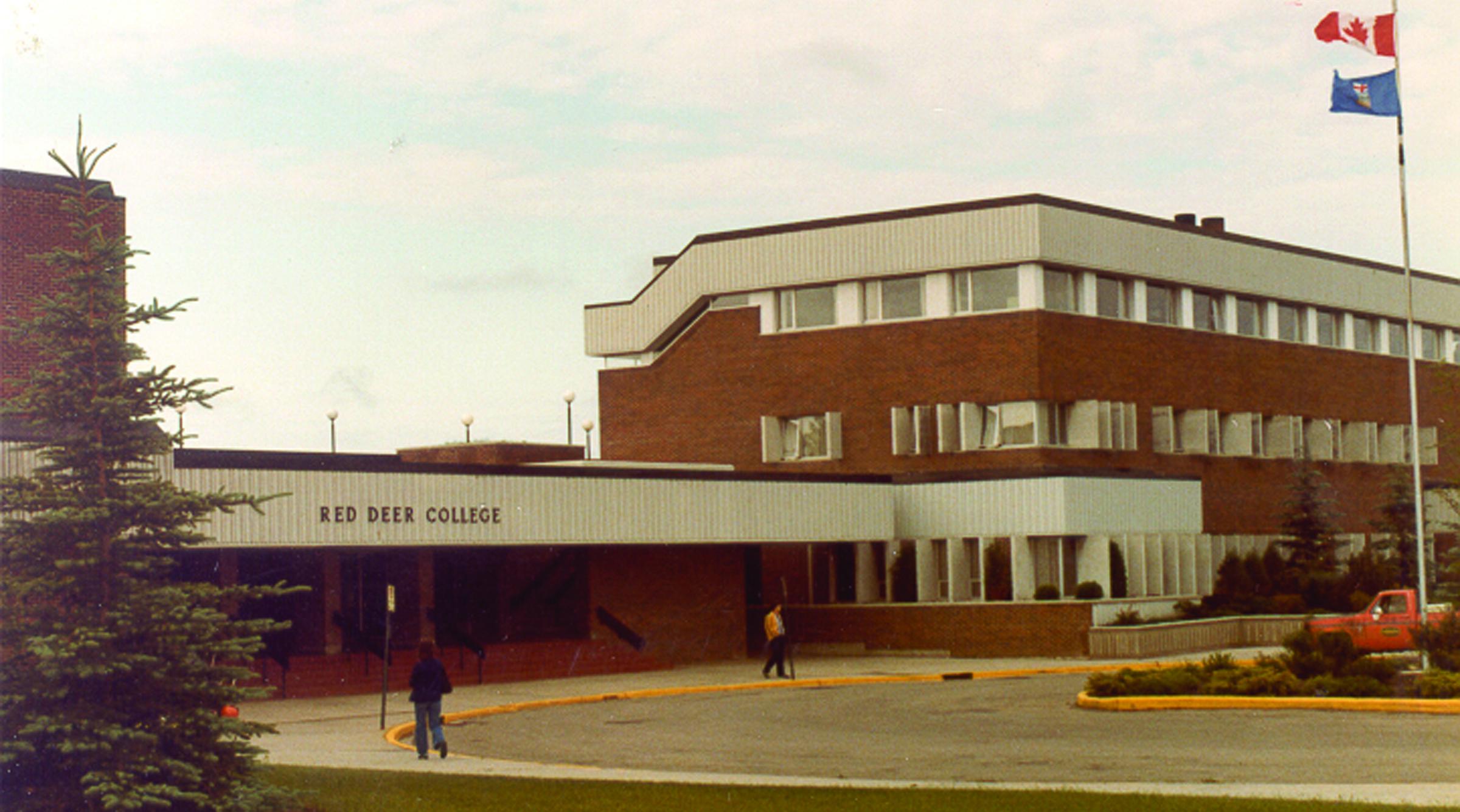 An archival photo of the exterior of Red Deer College's front entrance in 1983